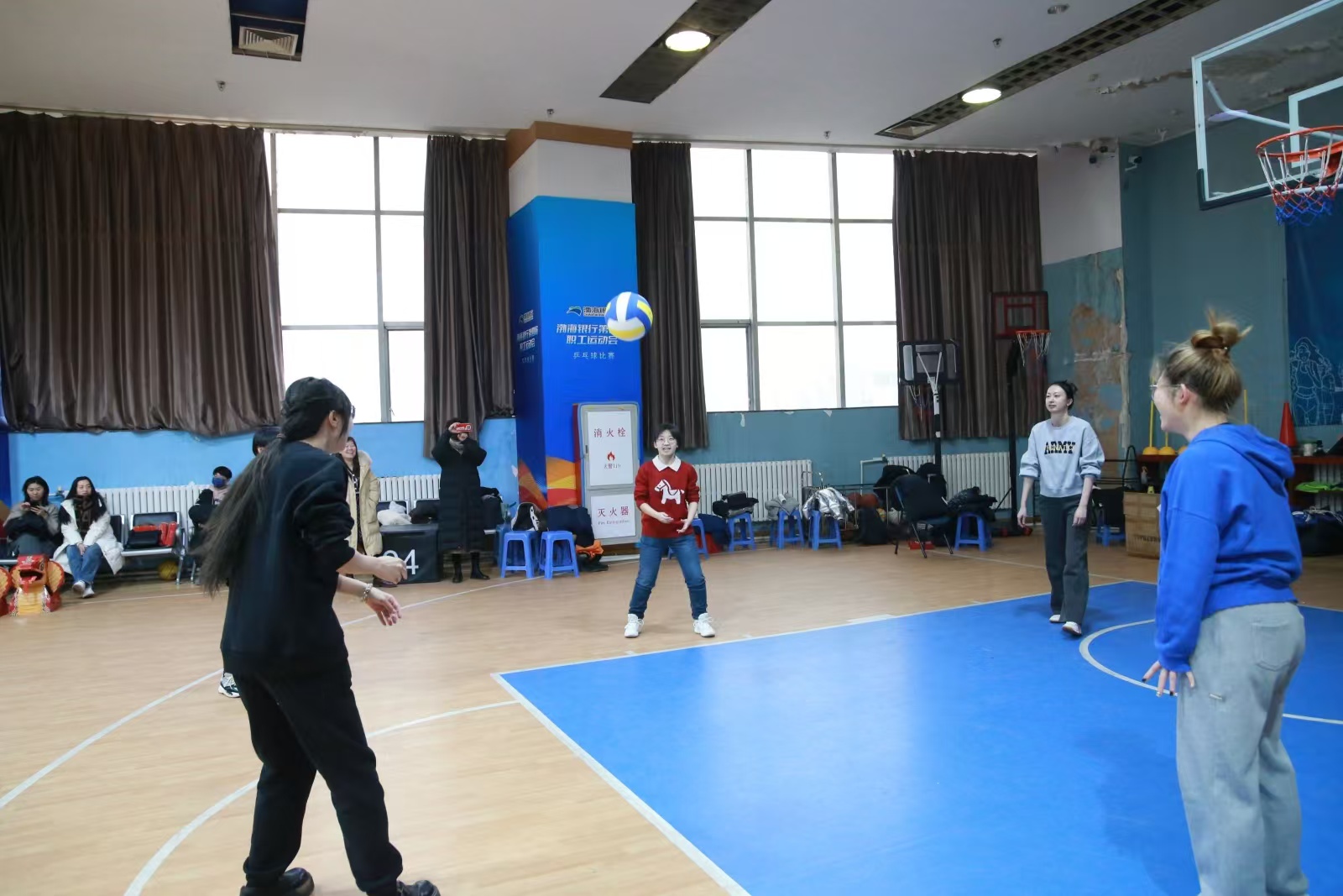 气排球友谊赛 (3).jpg 188bet金宝博